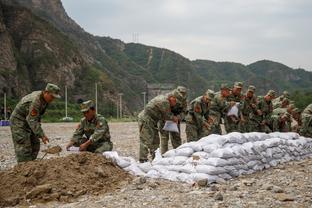 小雷：热刺惨败因傲慢自大，这场踢得就像前两三个赛季的他们自己